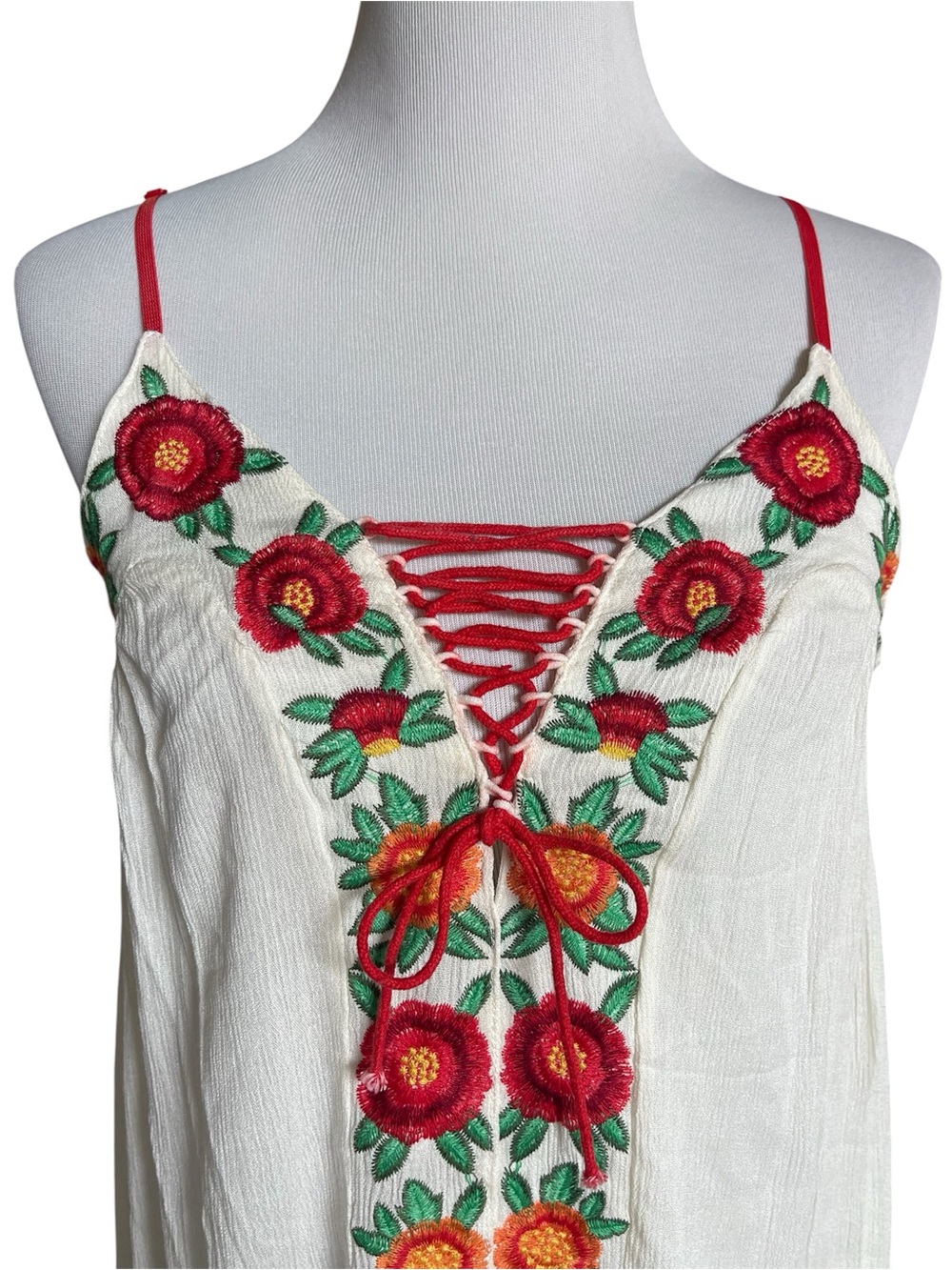Mo Huan Yi Chu boho embroidered maxi dress - Picture 8 of 13